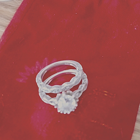 Bracelets - Picture 8 of 16